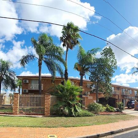 Tallarook Motor Inn Dubbo Exterior photo