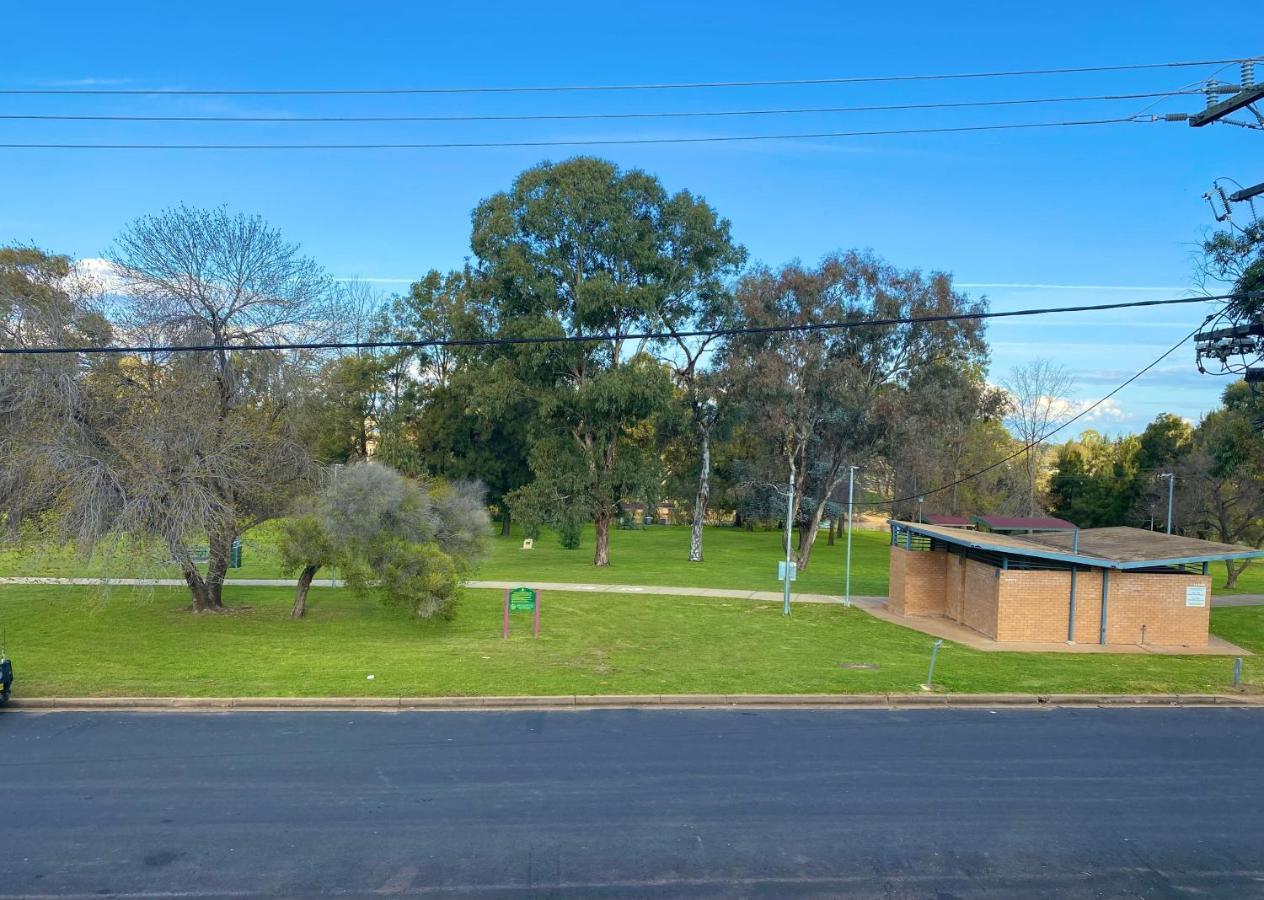 Tallarook Motor Inn Dubbo Exterior photo