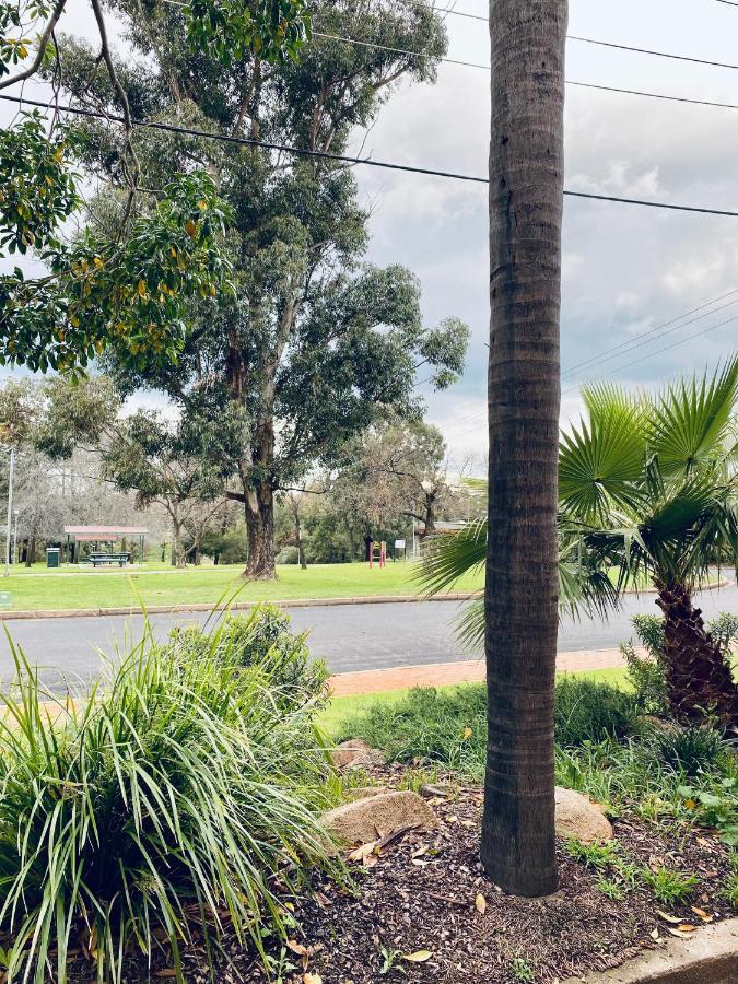 Tallarook Motor Inn Dubbo Exterior photo